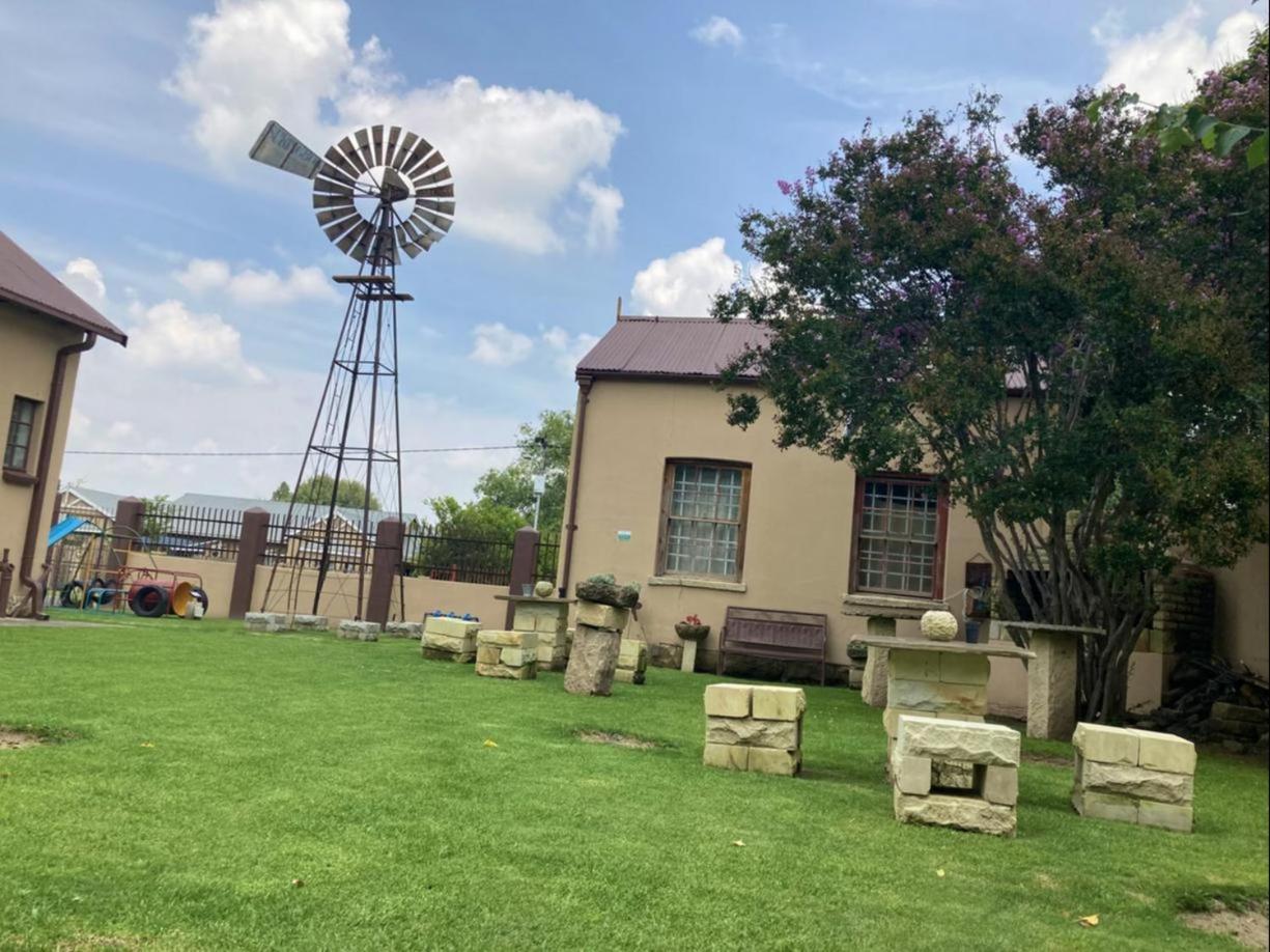 Cherry Lane Guest House Ficksburg Exterior photo